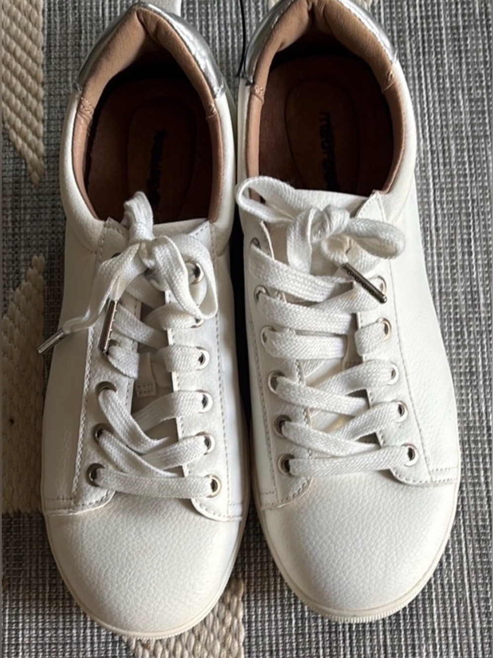 White classic lace up fashion sneakers for women